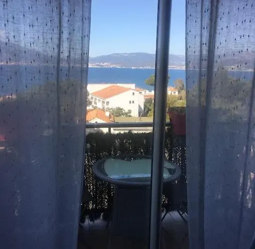 Appartement Pieds Dans L Eau *